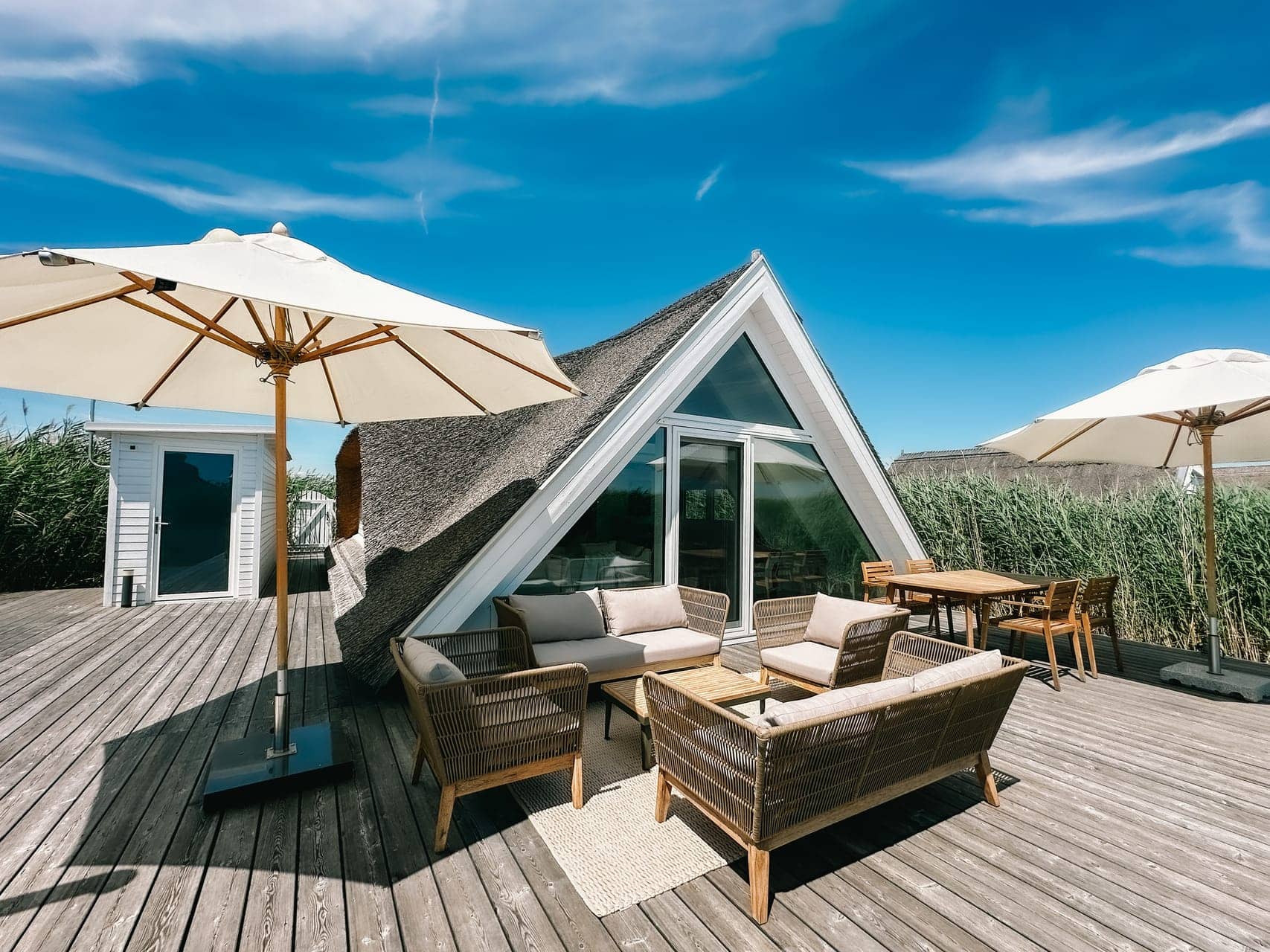 Seehütte Sonnenschilf – Terrasse mit Lounge